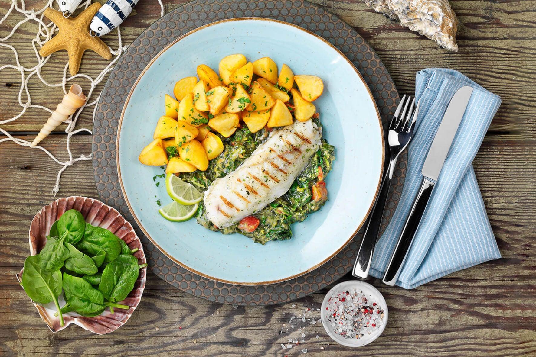 Gegrilltes Alaska-Seelachsfilet von Hofmanns Shop: lecker, mit Kartoffeln & reich an Omega 3.