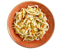 BIO Herzhafte Käsespätzle* von Hofmanns Shop mit knusprigen Zwiebeln und frischen Kräutern.