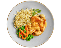 Ein Teller Hofmanns Shop Filettöpfchen „Jäger Art“ mit Nudeln, Gemüse und cremiger Pilzsauce.