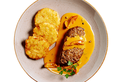 Hacksteak „Gipfelstürmer“ von Hofmanns Shop: in Sauce mit Rösti und Petersilie – ein Premiumgericht.