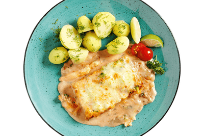 Hofmanns Shop Schlemmerfilet alla Napoli: in Sahnesauce mit Kartoffeln, Tomaten & Kräutern überbacken.